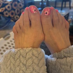 World Nails & Spa - Cute flower for spring