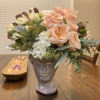 Windmill Floral Expressions - Thursday all the white flowers are dead and the roses never open (same with my last arrangement) - Florists Near Me - Las Vegas, Nevada