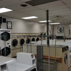 Denier  Laundromat - Looking good at Denier!
