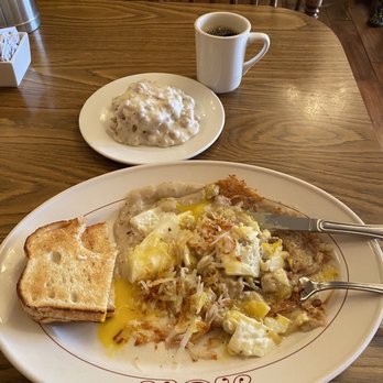 Pittman Café - Country Fried Steak and Eggs, Sourdough Toast, Biscuit with Sausage Gravy and Coffee - Cafes Near Me - Tonopah, Nevada