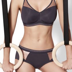Jenette Bras - Cup-sized Sports Bras