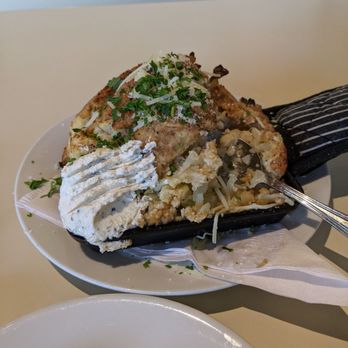 Reginelli's Pizzeria - Pizza Near Me - Mandeville, Louisiana