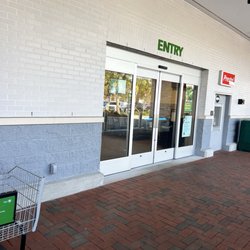 Publix Super Market - Entry