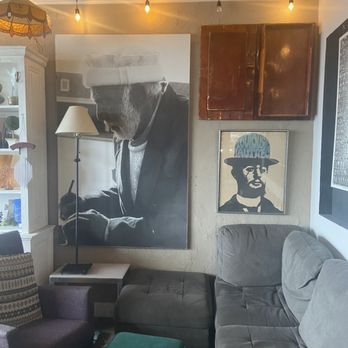DeBeen Espresso - Sitting area - Coffee & Tea Near Me - High Point, North Carolina DeBeen Espresso - Sitting area - Coffee & Tea Near Me - High Point, North Carolina