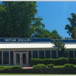 Neptune Dive & Ski