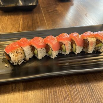 Sumo AYCE Sushi - Hawaiian Roll - Japanese Near Me - Honolulu, Hawaii