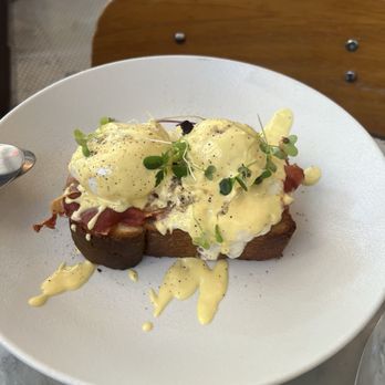 Evelina - Eggs Benedict - Italian Near Me - Brooklyn, New York
