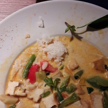 Banmaai - Rotes Curry - Bars Near Me - Kiel, SH