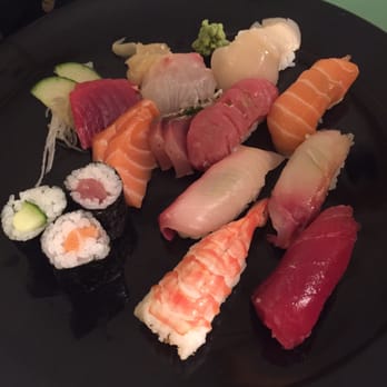 Michi - Sashimi/nigiri/maki dinner set, €28 - Japanese Near Me - Paris, 75 Michi - Sashimi/nigiri/maki dinner set, €28 - Japanese Near Me - Paris, 75