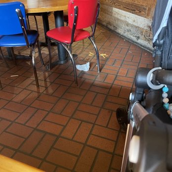Bubba Gump Shrimp - Trash and food left under the stable the next group got sat with the stuff still on the floor 3 employees noticed it including the manager. - Seafood Near Me - Long Beach, California Bubba Gump Shrimp - Trash and food left under the stable the next group got sat with the stuff still on the floor 3 employees noticed it including the manager. - Seafood Near Me - Long Beach, California