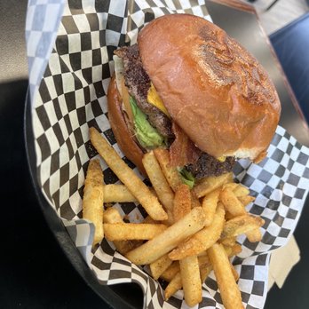 JLB Eatery - Guacamole Bacon Cheese Burger with Fries - Burgers Near Me - Tomball, Texas