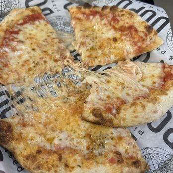 Reno Public Market - Dopo cheese pizza - Bars Near Me - Reno, Nevada