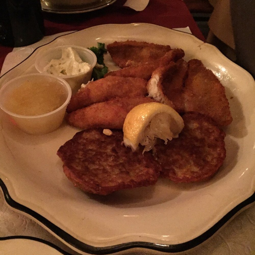 Alpine Retreat - Fish fry! - American Near Me - Hubertus, Wisconsin