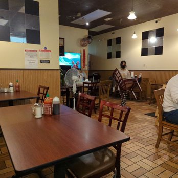 Pho Son Ha - On a rainy Wednesday night - Vietnamese Near Me - Palatine, Illinois