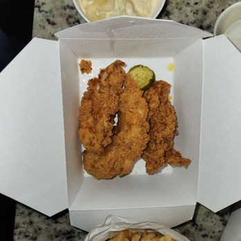 Tumble 22 - 3 Tenders with Fries and Mac & Cheese - Chicken Shop Near Me - Round Rock, Texas