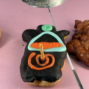 Voodoo Doughnut - Universal City - Donuts Near Me - Universal City, California Voodoo Doughnut - Universal City - Donuts Near Me - Universal City, California