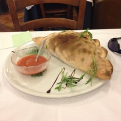 Al Giardinetto - Italian Calzone......mmmmmmmm good, but ya gotta come here to experience the wood fired oven!