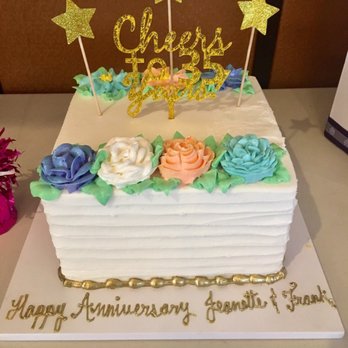 Delicious Bakery - Beautiful 10 inch white cake with mocha filling. Also quite yummy and more than enough for 30 people. - Cupcakes Near Me - Northridge, California Delicious Bakery - Beautiful 10 inch white cake with mocha filling. Also quite yummy and more than enough for 30 people. - Cupcakes Near Me - Northridge, California
