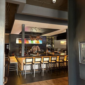Land Ocean Restaurant Folsom - Bar area - Steakhouses Near Me - Folsom, California