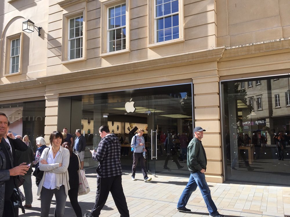 APPLE STORE Southgate Place, Bath, United Kingdom Computers Phone