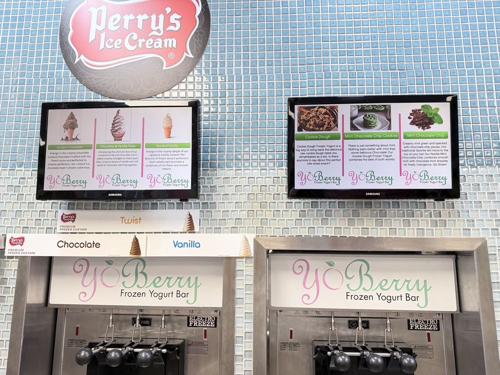 Food from Yoberry Frozen Yogurt Bar