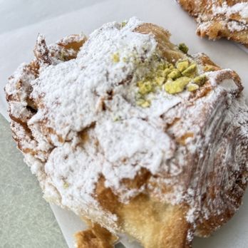 Le Saint Honore - Dubai chocolate croissant - Bakeries Near Me - Irvine, California Le Saint Honore - Dubai chocolate croissant - Bakeries Near Me - Irvine, California