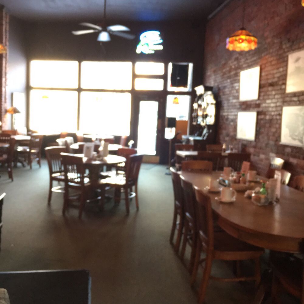 Vintage Cafe - Dining Room and Entry - American Near Me - Everett, Washington Vintage Cafe - Dining Room and Entry - American Near Me - Everett, Washington