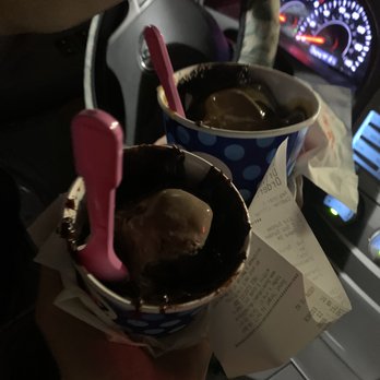 Baskin Robbins - Chocolate ice cream with chunky cold fudge - Ice Cream & Frozen Yogurt Near Me - Hot Springs, Arkansas Baskin Robbins - Chocolate ice cream with chunky cold fudge - Ice Cream & Frozen Yogurt Near Me - Hot Springs, Arkansas