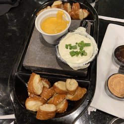Black Rock Bar & Grill - Pretzels with cheese