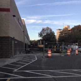 Beware !!!!! Construction!!!! Expanding so the parking lot is a mess in the side near the galleria. Beware !!!!! Construction!!!! Expanding so the parking lot is a mess in the side near the galleria.