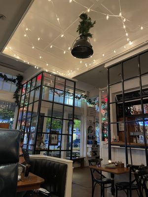 Eno's Pizza Tavern by null