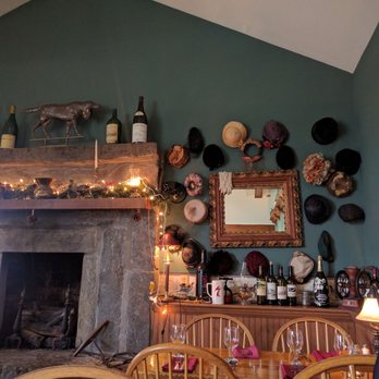 Robert’s Roadhouse - Decor - Seafood Near Me - Wilmington, Vermont Robert’s Roadhouse - Decor - Seafood Near Me - Wilmington, Vermont