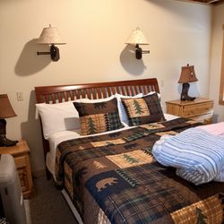 River's Edge Resort - Master bedroom