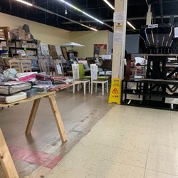 Shadeland Peddlers and Flea Market - Furniture
