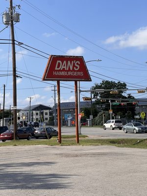 Dan's Hamburgers by null
