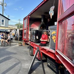 Love Crust Pizza . - Truck