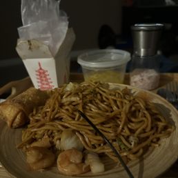 Shrimp lo mein Shrimp lo mein