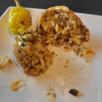 B's Wine Bar - Bondin Ball - Wine Bars Near Me - Missouri City, Texas