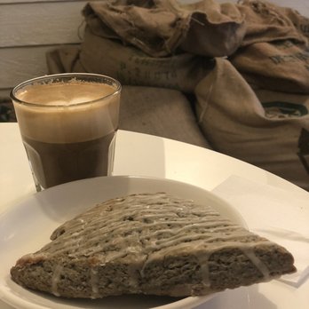 Caliche Coffee Bar & Ranch Road Roasters - Scone and flat white - Coffee Roasteries Near Me - Fredericksburg, Texas