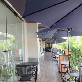 Le’s Banh Mi - Outside - Cafes Near Me - Honolulu, Hawaii