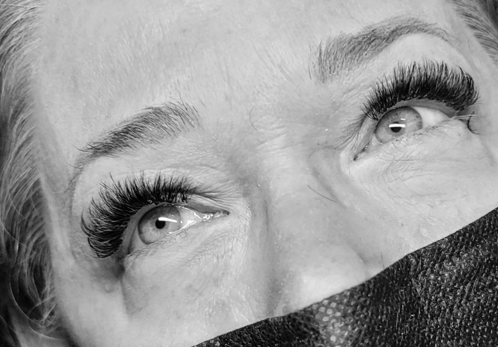 Skin and Lash House by Kristi O'Connell Logo