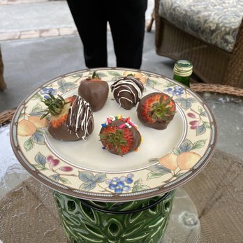 The Ampersand Inn - A Gift from Management - Made with Locally Picked Strawberries - Bed & Breakfast Near Me - Newton, New Jersey