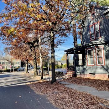 Kingston Stockade District - Street & house in the Stockade district - Local Flavor Near Me