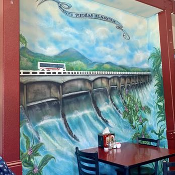 Los Robles Cafe - Nice mural - Mexican Near Me - Paso Robles, California