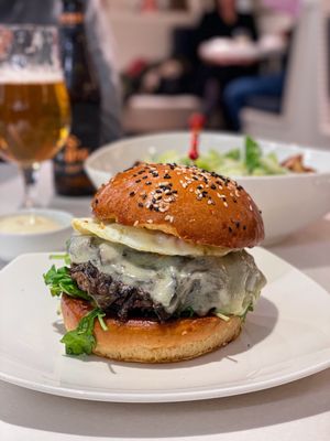Gordon Ramsay Burger by null