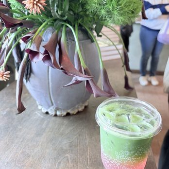 Del Sur Bakery & Cafe - Sparkling magnolia matcha - Filipino Near Me - Chicago, Illinois