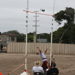 Monterey Scottish Games & Celtic Festival - Scottish games, watch your head!
