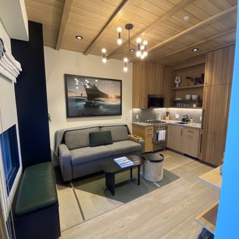 Desolation Hotel - Living area in townhouse - Hotels Near Me - South Lake Tahoe, California