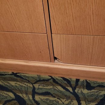 Paradise Resort - Broken dresser drawer - Resorts Near Me - Myrtle Beach, South Carolina