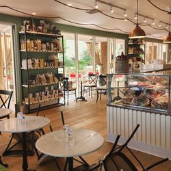 Sogno Toscano - Interior, a few hours before opening.